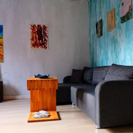 Casa Colore With Garden And Courtyard Wiesbaden